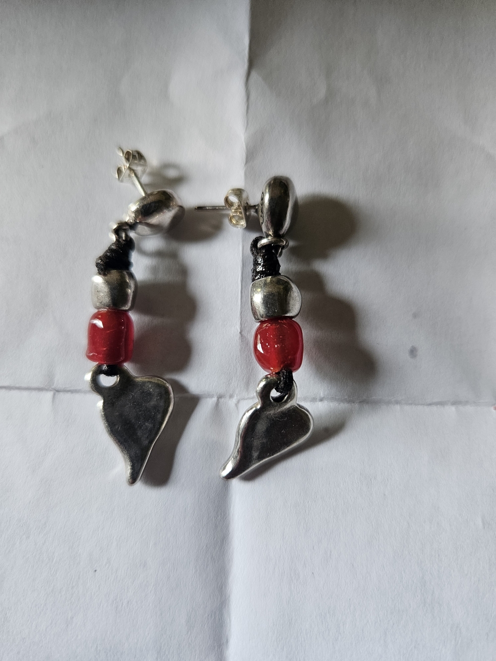 UNO de 50 Love Me Sweet Red and Silver Heart Dangle Earrings